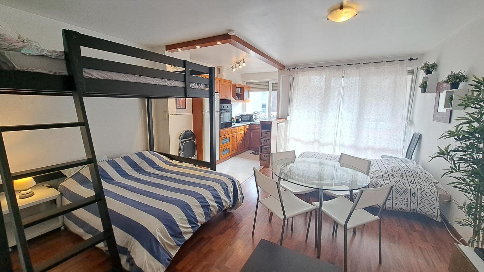 Studio Cosy 33 M² Limite Lyon. Parking Privatif. Bron Exterior photo